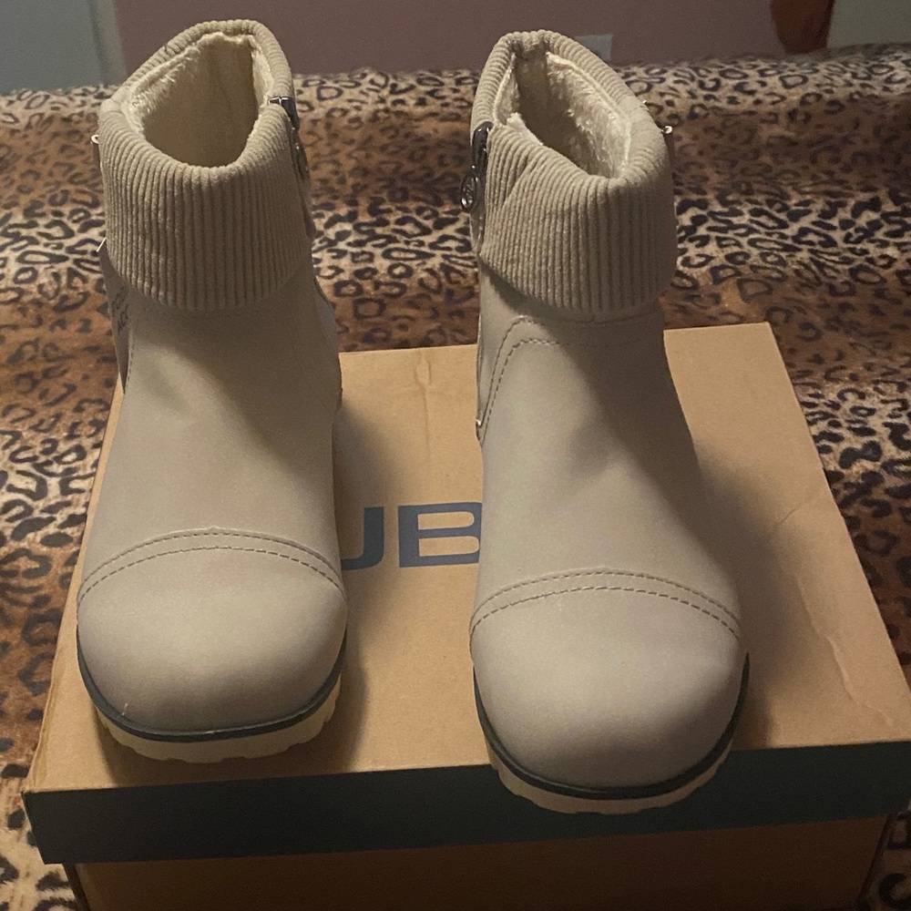 JBU Beige Winter Boots with Knit Cuff